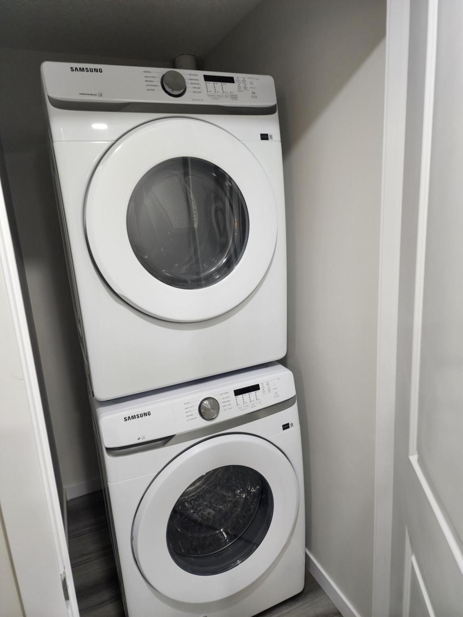 Trendy 2-Bed Oasis Awaits! Apartment YYC Екстериор снимка