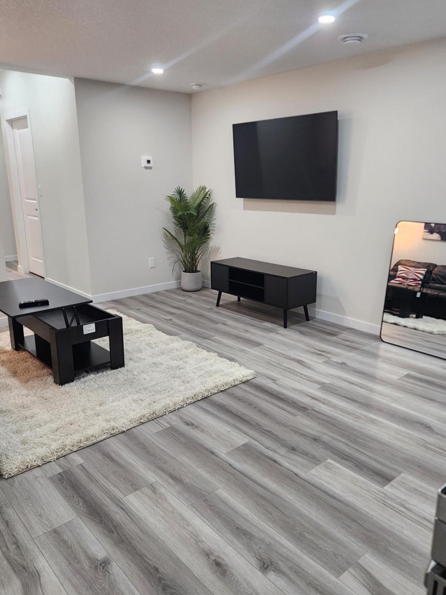 Trendy 2-Bed Oasis Awaits! Apartment YYC Екстериор снимка